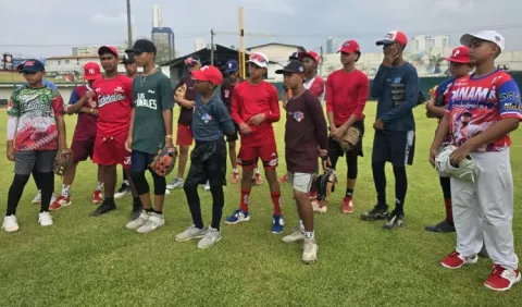 Federales (Panamá) se afina para la Serie del Caribe Kids 2024
