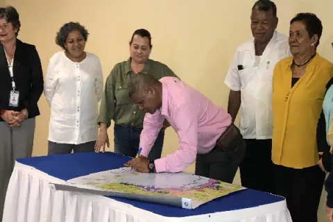 Ocho municipios se reúnen para proteger la Bahía de Parita