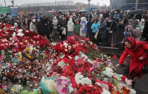  Rusia vive un día de luto por las víctimas del atentado 