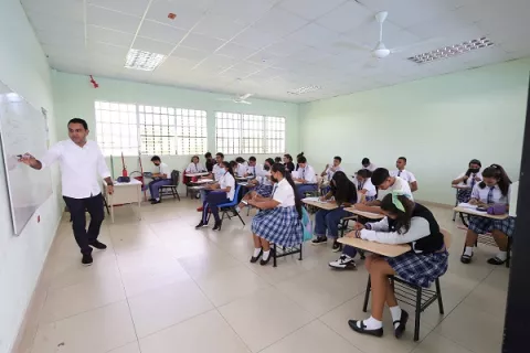 Meduca somete a concurso 65 vacantes para docentes