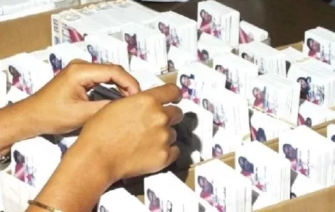 Cédulas gratis generan caos; Tribunal Electoral suspendió gira