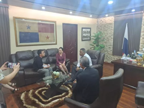 Embajadora de China en Panamá hace visita oficial a Colón