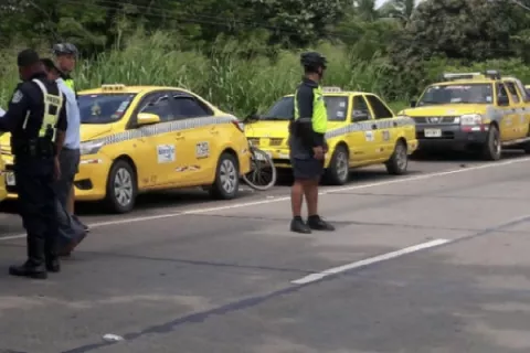 Taxistas de Chitré no podrán recoger pasajeros en la Feria de Azuero