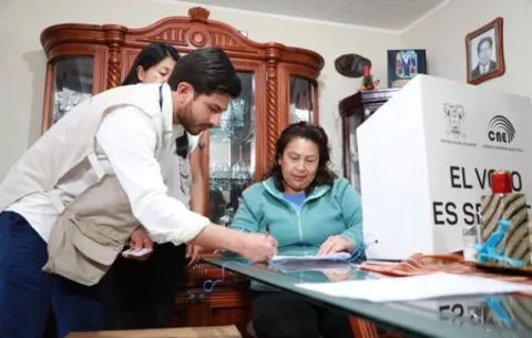  Ecuador tiene todo listo para las votaciones de la consulta popular