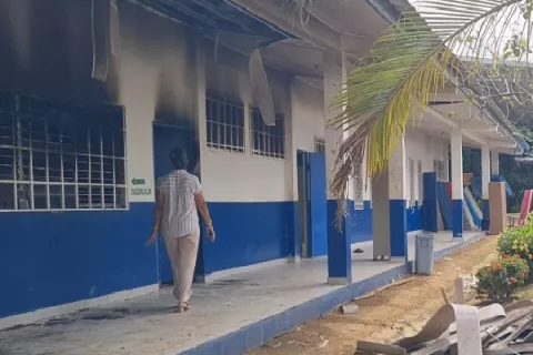 Fuego consume internado de estudiantes en tierras altas de Herrera