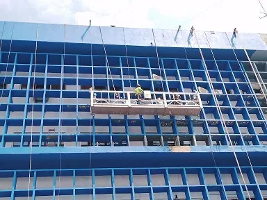 Hacen trabajos de demolición y mejoras en hospital de Colón
