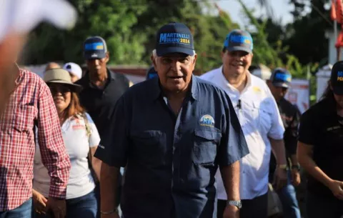  Mulino promete agua potable en Las Mañanitas y la llegada del Metro