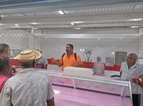 Preparan a arrendatarios para traslado a nuevo mercado