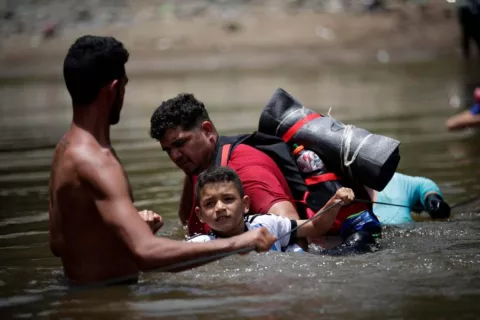 Cerrar el flujo migratorio irregular sería beneficioso