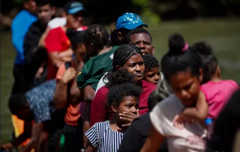 Panamá y Colombia no están protegiendo a migrantes de Darién