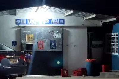 Lo matan al intentar evitar robo en un mini súper en Colón