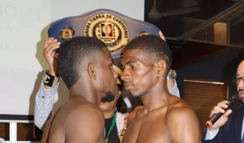 Jonathan 'El Bloque' Torres y su lenguaje de señas en el ring
