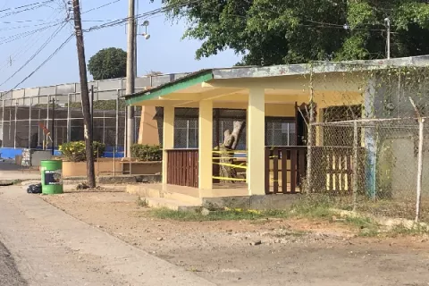 Pistoleros matan a un hombre y a un niño en juego de pelota en Monagrillo