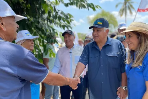 Mulino se mantiene al frente en nueva encuesta del IPEC