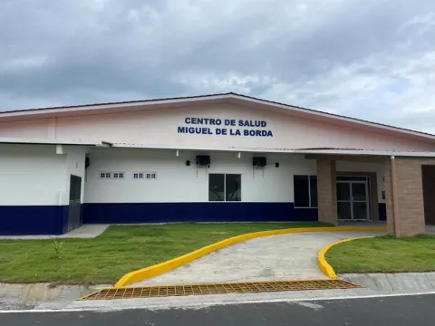 Supervisan avance de obra de centro de salud en Colón