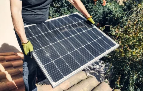 ¿Por qué el límite de autogeneración de energía ha generado rechazo?
