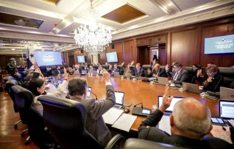 Aprueban crédito adicional suplementario para el presupuesto 2024