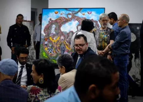 'Mensaje a Occidente', una exhibición de Radamés Pinzón