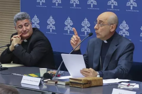 El Vaticano condena el cambio de sexo