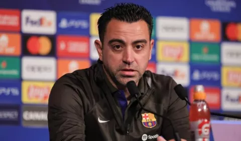 Xavi cree que  PGS es favorito ante Barça