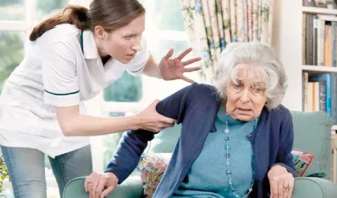 Penas más severas por abandono de ancianos
