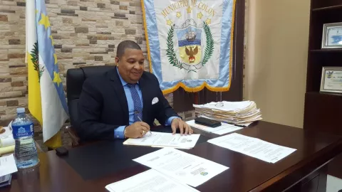 Abogados del alcalde Alex Lee califican de ilegal detención