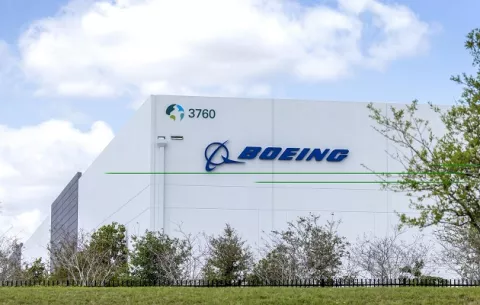 Investigan a Boeing por supuestos problemas con  alas del 787