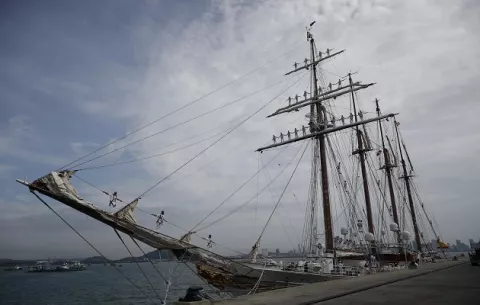 Buque escuela español 'Juan Sebastián de Elcano' llega a Panamá