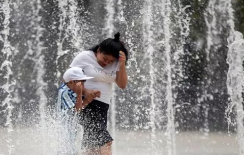 Reportan 10 posibles muertes por ola de calor en México