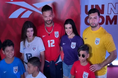 Panamá lanza la nueva camiseta de su selección de fútbol 