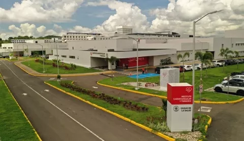 Suspenden licitación de centro de cancerología de occidente