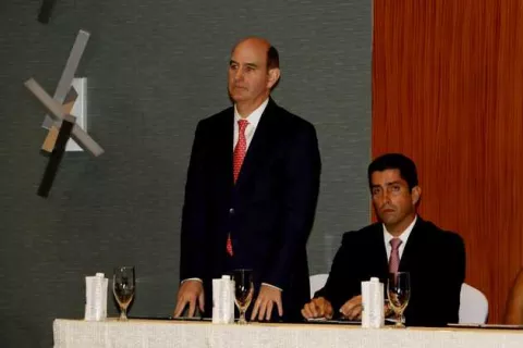 Felipe Chapman  promete austeridad con responsabilidad