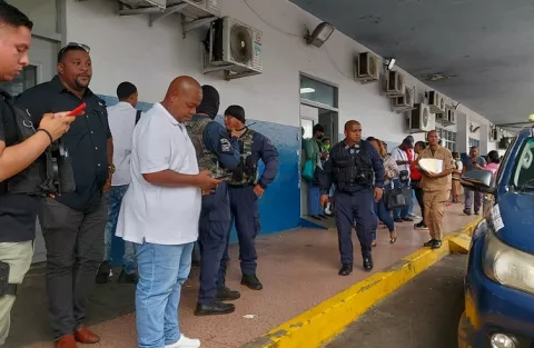 Arrestan sospechoso de estar en tiroteo donde muere mujer