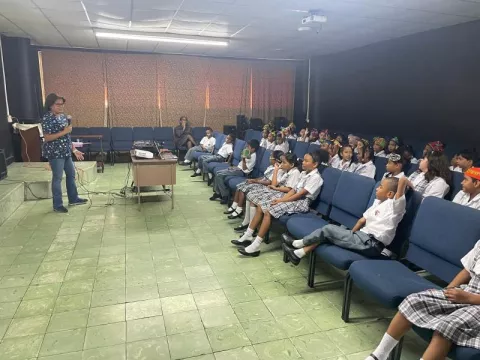 Educan a menores sobre los riesgos del tabaco