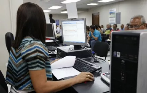Denuncian represalias contra funcionarios tras derrota del PRD