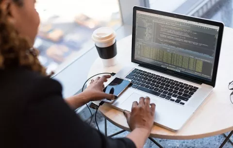 Inglés, un aliado para conseguir trabajo en tecnología