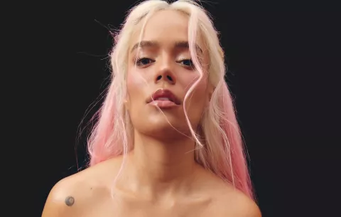 Karol G será honrada con el premio ‘Mujer del Año’