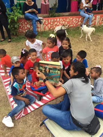 Fiesta de la Lectura y el Pensamiento en Playa Chiquita   