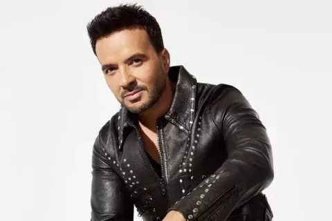 Luis Fonsi celebra 25  años de carrera con 'El Viaje'