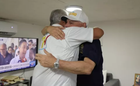 Mulino visita a Martinelli: 'Hermano, vamos a ganar'