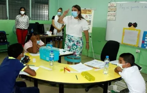 Meduca promete pagos a docentes e instructores en junio