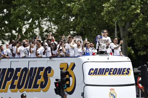 Real Madrid festeja su título de LaLiga; va por la Champions
