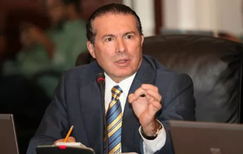  Roberto Henríquez se postulará para presidir Cambio Democrático 
