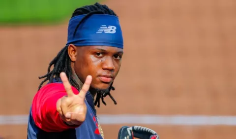 Bravos afrontan el desafío de reemplazar por el resto de temporada a Ronald Acuña