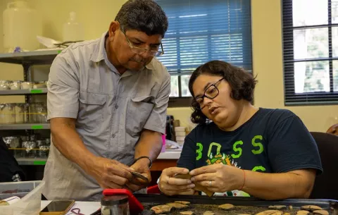 Arqueólogos aprenden en Panamá cómo reconstruir cerámicas precolombinas