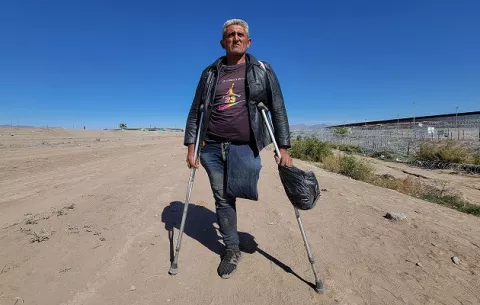 Venezolano atravesó Darién en muletas: 'Si me caía, adiós'