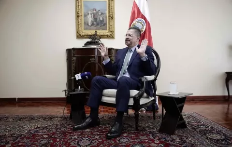 Presidente Chaves confirma asistencia a la investidura de Mulino