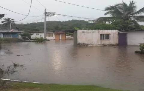 Varias comunidades de Colón son afectadas por el mal tiempo 