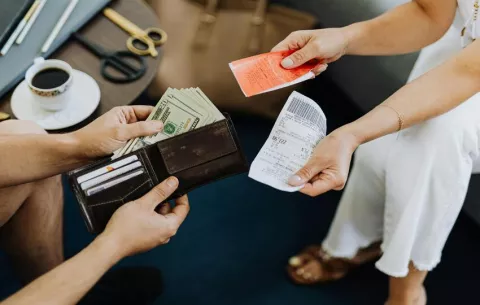 ¿Qué deben considerar las pymes al vender a crédito?