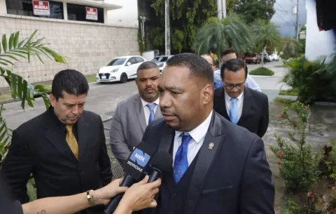  Diputados del Parlacen se reúnen con Martinelli para agradecerles su apoyo